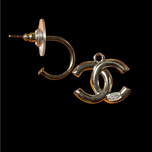 CHANEL Gold Crystal CC Charm or Earring - one - Picture 2 of 4